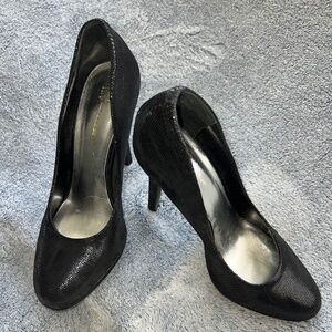 INC Black platform heel. Leather upper.